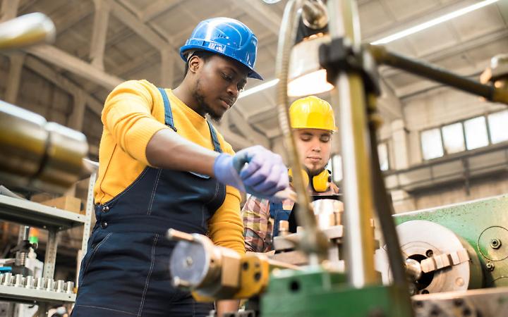 Lavoro, un assunto su quattro &egrave; straniero