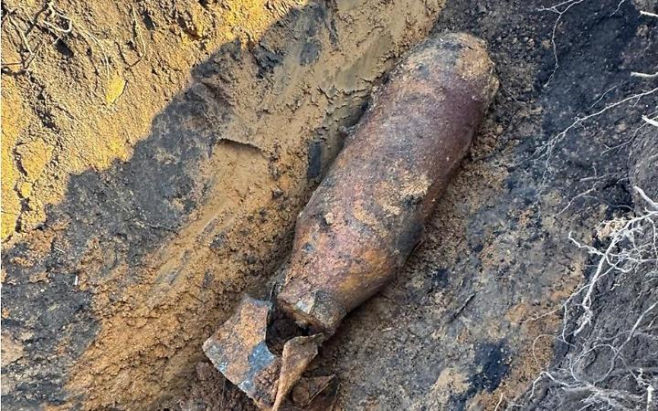 Bomba d'aereo a rischio esplosione, Campo di Carne da evacuare