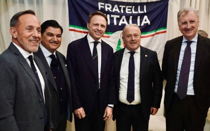 Una sala stracolma per il s&igrave; al referendum