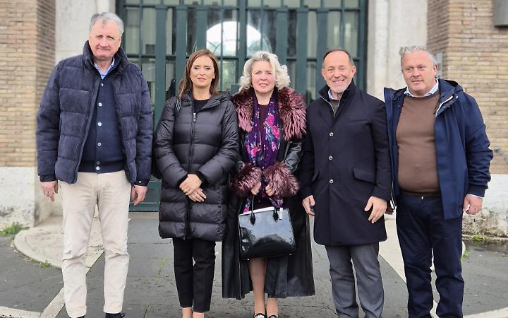 Comunali a Fondi, FdI presenta la candidata sindaco Annarita Del Sole