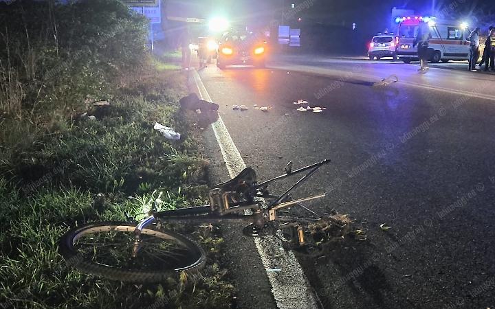 Investito in bici da un&rsquo;auto sullo svincolo della Pontina, &egrave; gravissimo