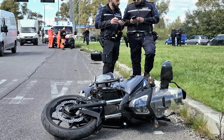Tragica caduta in moto, centauro muore sul colpo