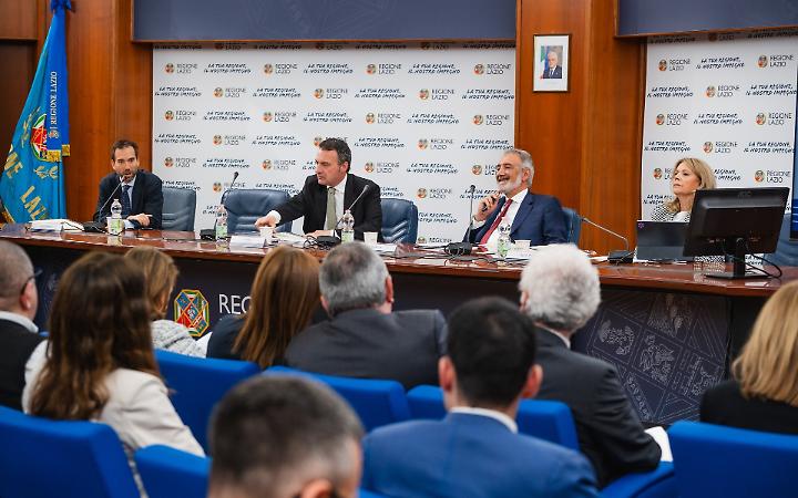 Rifiuti, ecco il nuovo piano regionale. Confermata la discarica ad Aprilia