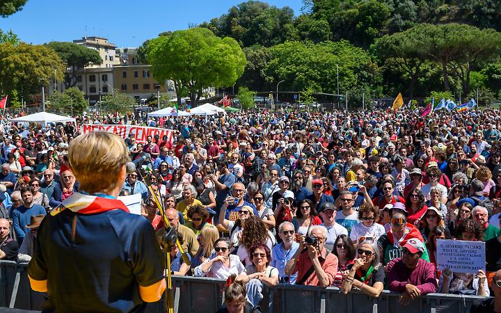Solidariet&agrave; a Rossana Gabrieli dopo gli spari a Roma durante la Festa del 25 aprile