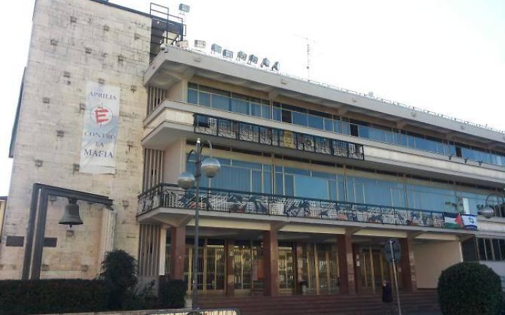 Il Comune di Aprilia cambia strategia per il capannone confiscato alla criminalit&agrave;