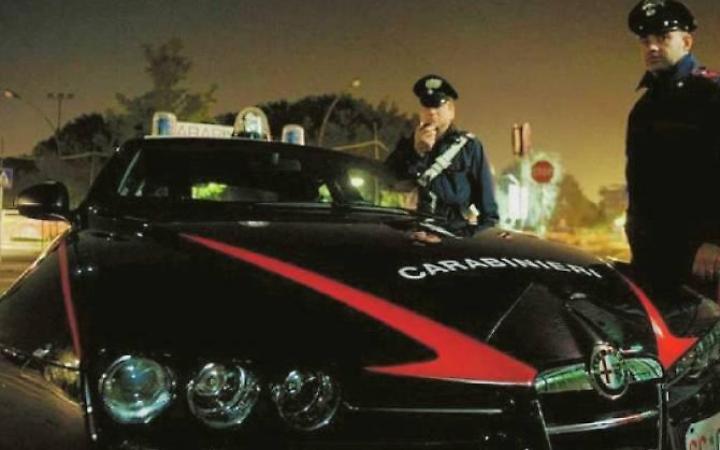 Un 21enne finisce in carcere per violazione domiciliari e droga