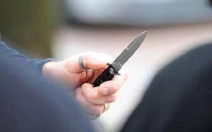 Rapina col coltello allo stabilimento balneare, presi i due banditi