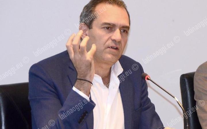 Referendum, bufera sulla "lezione" di De Magistris al Galilei-Sani: dirigente convocata