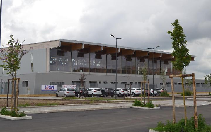 Battaglia sul palazzetto dello sport, primo round al Comune