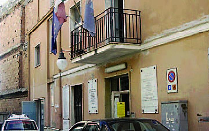 Accumulo rifiuti e animali in casa: l'intervento della Asl e Polizia Locale