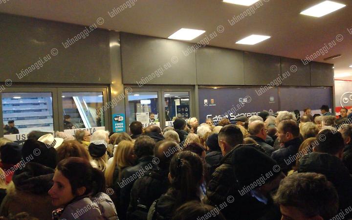 Sanremo 2019: &egrave; iniziata la corsa ai selfie al teatro Ariston