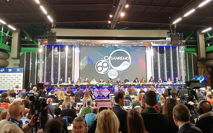 Sanremo, seconda serata al via: ecco l'ordine di esibizione dei cantanti