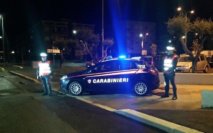 Latina, controlli di Natale ad alto impatto: due giovani denunciati per porto di armi